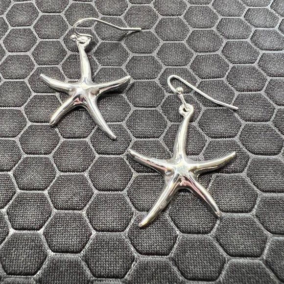 Star Fish Earrings 4 -18K White Gold Plated - Picture 1 of 1